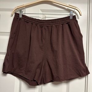 Vuori Boyfriend Short Chestnut Heather size XL